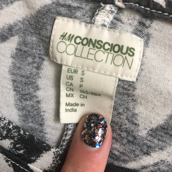 Flowy Zebra Tee - Picture 3 of 3